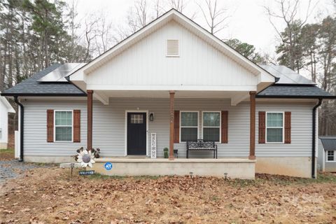 1329 Columbus Street pending home in Sunset Hills, Albemarle, NC