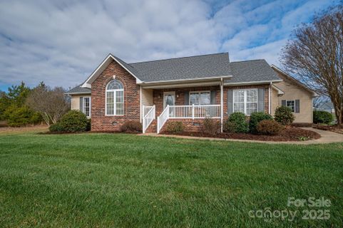 1611 Emmaus Walk sold home in St James Vineyard, Conover, NC