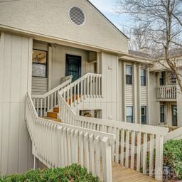 102 Abbey Circle