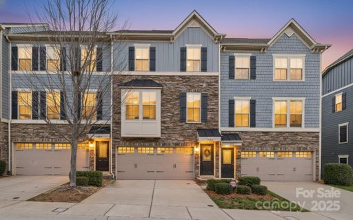 1834 Shumard Lane sold home in Townes Of Oakhurst, Charlotte, NC
