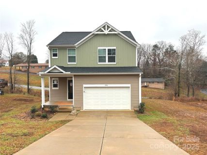 578 30th Avenue Circle active home in Pebble Creek, Hickory, NC