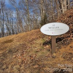 32 Finlaystone Trace
