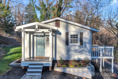 49 E Livingston Street