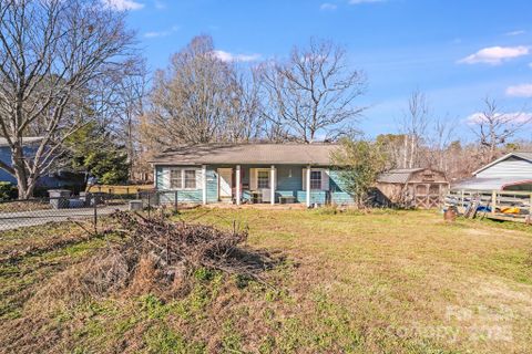 4307 Freeport Drive sold home in Broken Arrow, Gastonia, NC