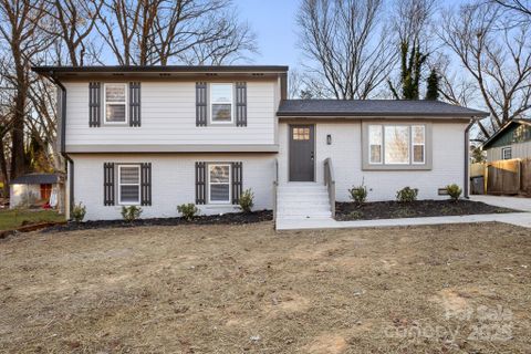 6133 Eagle Peak Drive sold home in Forest Pawtuckett, Charlotte, NC