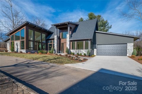 11 Kiftsgate Court pending home in Thoms Estate, Asheville, NC