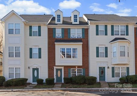 9930 Treeside Lane pending home in Parkview At Matthews, Matthews, NC