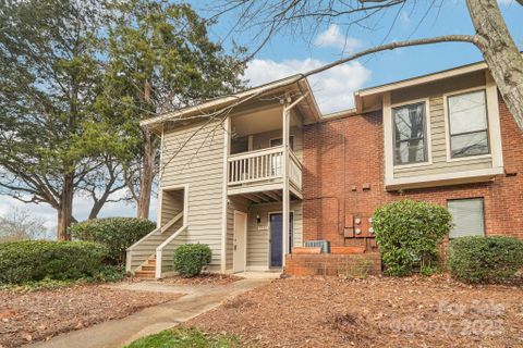 7920 Greenside Court