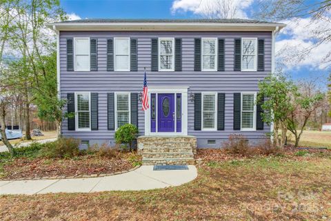 8230 Quail Hollow Drive pending home in Stallings Glen, Harrisburg, NC