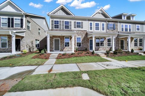 5424 Kinsbridge Drive sold home in McEwen Village, Mint Hill, NC