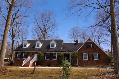 709 Woodside Drive