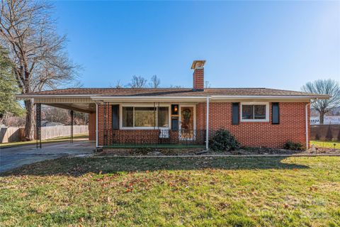 145 Killian Street sold home in Oak Forest Addition, Waynesville, NC