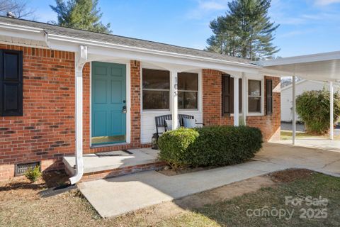 109 Willowbrook Road sold home in Willowbrook, Hendersonville, NC