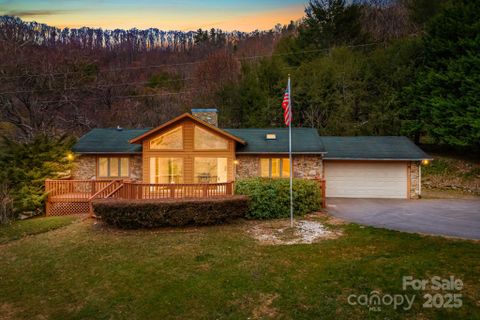 111 S Valley View Drive sold home in Dogwood Heights, Mars Hill, NC