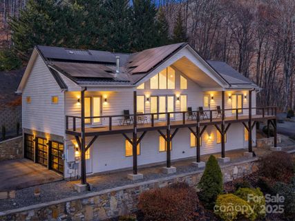 1591 Chestnut Flats Lane