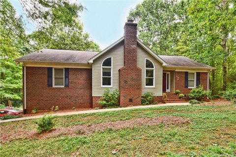 6712 Deer Creek Drive