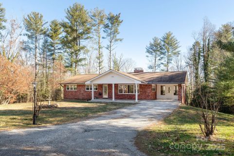 290 Crabapple Hill Lane sold home in Grimesdale, Hendersonville, NC