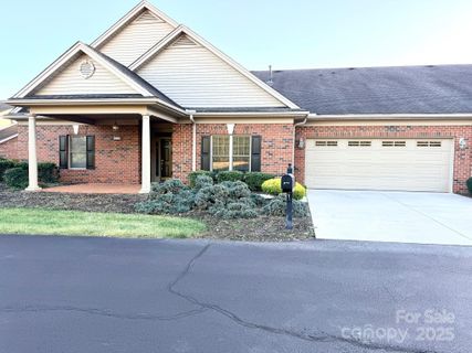 471 26th Avenue sold home in Abingdon, Hickory, NC