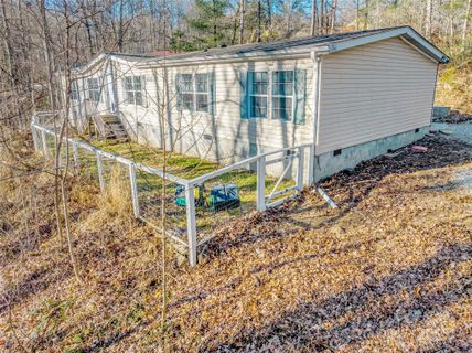 140 Crows Nest Road sold home in Mountain Home, Hendersonville, NC