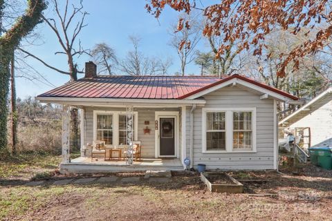 136 Half Circle Lane sold home in Mountain Home, Hendersonville, NC