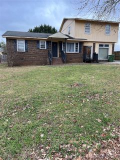 206 E Catawba Drive