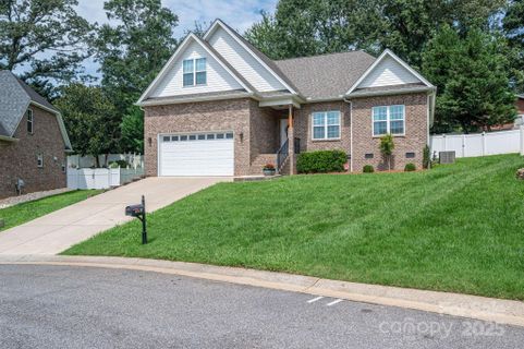 1261 10th Street Place sold home in Waterstone, Hickory, NC