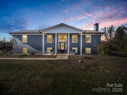 1717 Glenheath Drive sold home in Heatherwood, Hendersonville, NC