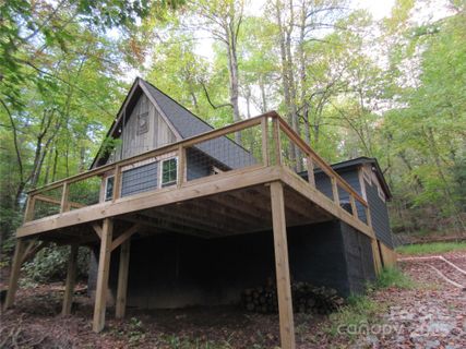30 Rainbow Lake Circle active home in Rainbow Lake, Black Mountain, NC