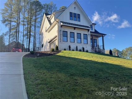 7362 Hemlock Court