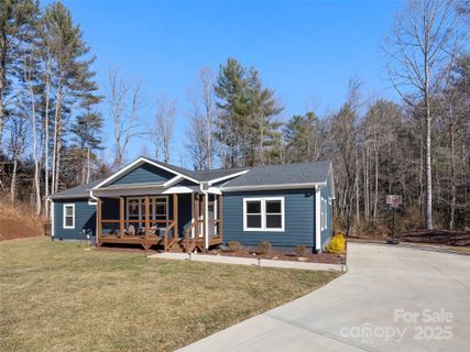 263 Moss Hill Drive sold home in Oakwood Acres, Hendersonville, NC