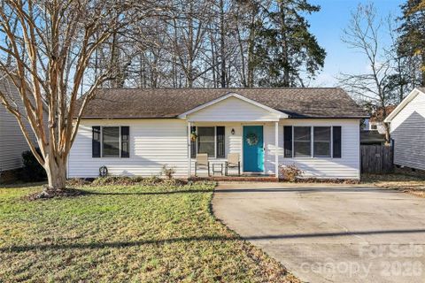 1318 Ridgewood Drive sold home in Hidden Valley, Concord, NC