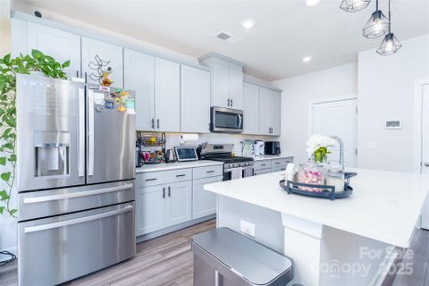 126 Guardian Gate Drive sold home in Shepherds Landing, Mooresville, NC