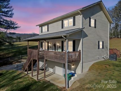 17 Meadow Brook Drive sold home in Meadowood, Fletcher, NC