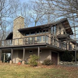 160 Crestwood Circle