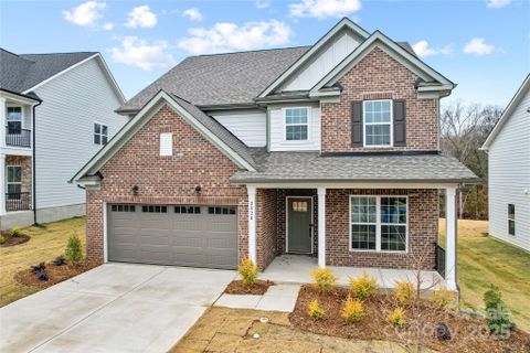 2020 Waxhaw Crossing Drive pending home in Forest Creek, Waxhaw, NC