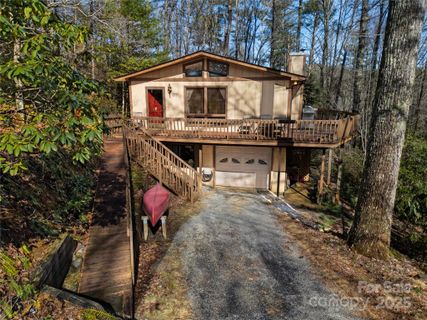 177 Walelu Court active home in Connestee Falls, Brevard, NC