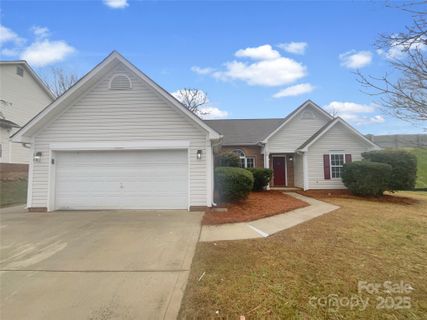 121 Shining Armor Court sold home in Windsor Woods, Mooresville, NC