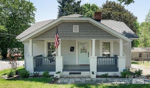 604 Fairview Street