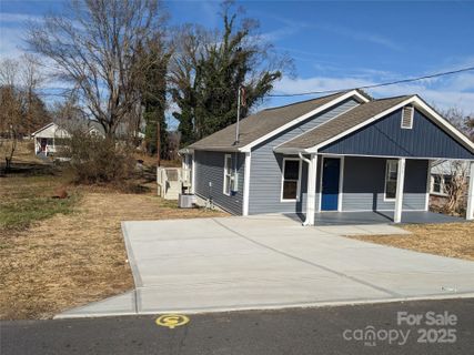 332 Arlington Circle