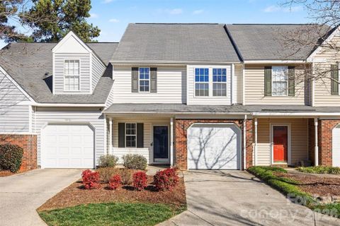 9733 Elizabeth Townes Lane pending home in Elizabeth Townes, Charlotte, NC