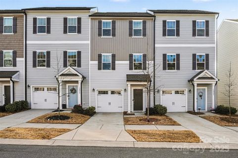 12026 Chesapeake Mallard Drive pending home in Villages At Mallard Creek, Charlotte, NC