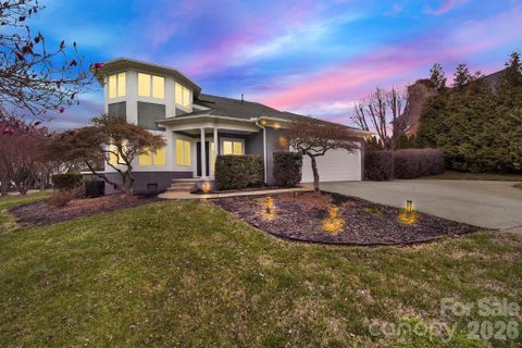120 Royal Pointe Way
