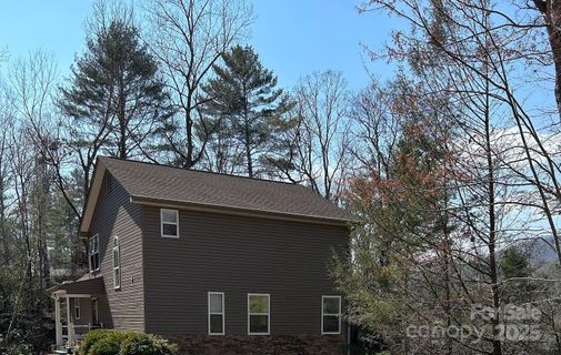 Homes in Woodmere, Pickens