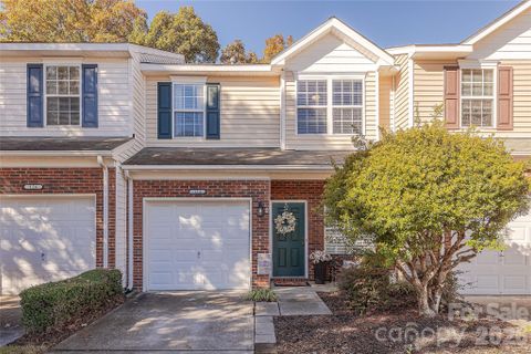 124 Clydesdale Court