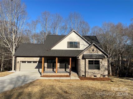136 Walking Horse Run sold home in Chestnut Ridge, Stanley, NC