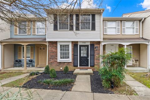 7320 Pebblestone Drive sold home in Waterford Townhomes, Charlotte, NC