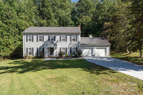 7048 Cheyenne Drive sold home in Sugar Springs, Charlotte, NC