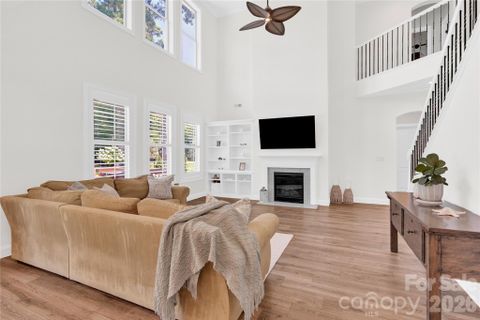 125 S San Agustin Drive sold home in Bells Crossing, Mooresville, NC