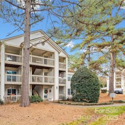 1041 Churchill Downs Court