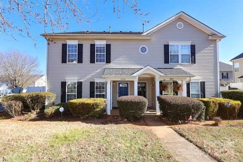 1109 Triece Lane